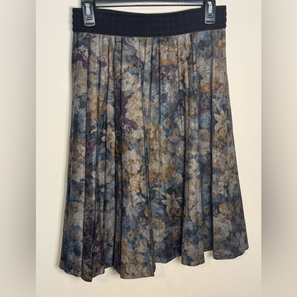 Paniz Floral A-Line Pleated Skirt - Blue and Brown Size Medium